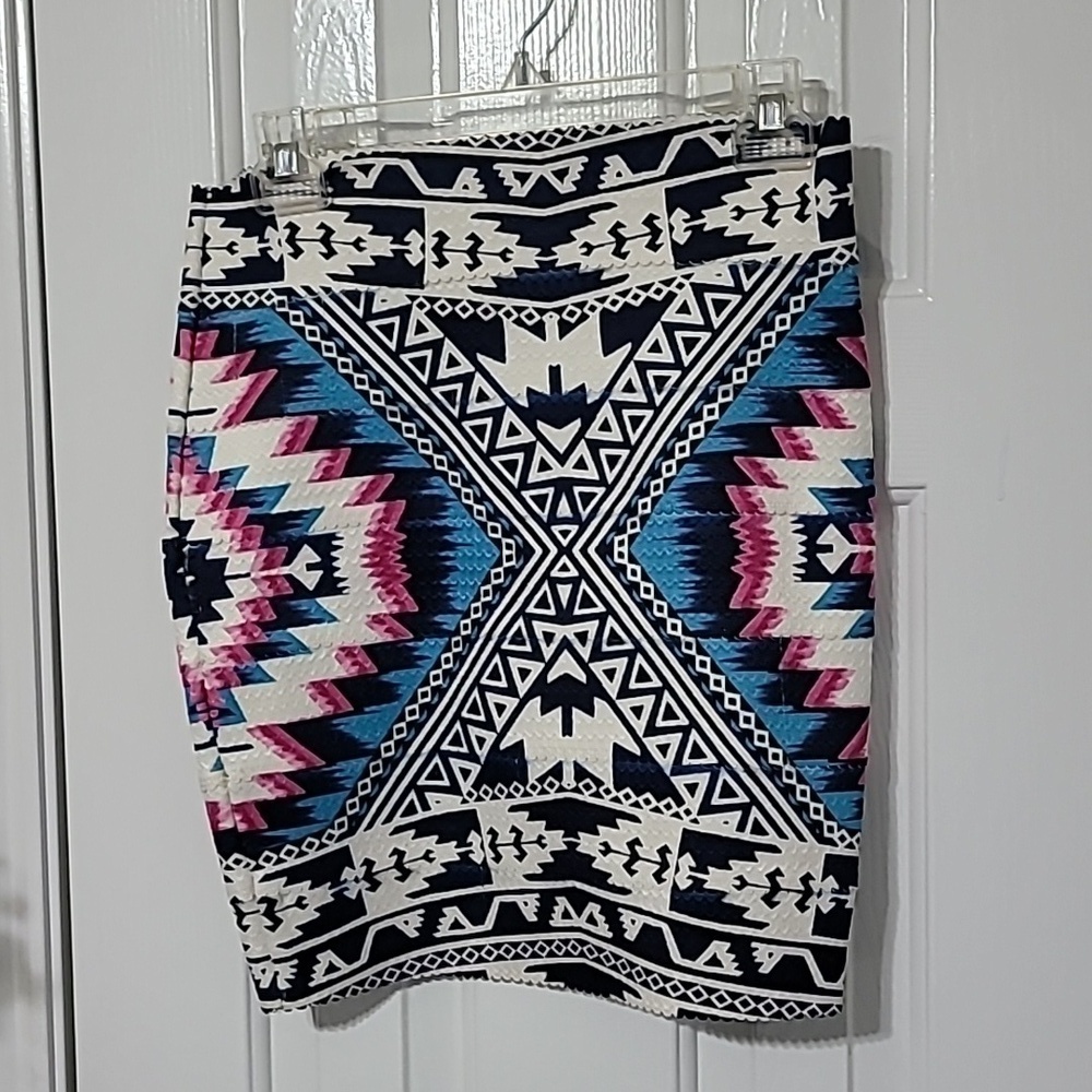 Xhilaration Mini Aztec Print Pencil Skirt Size S/P